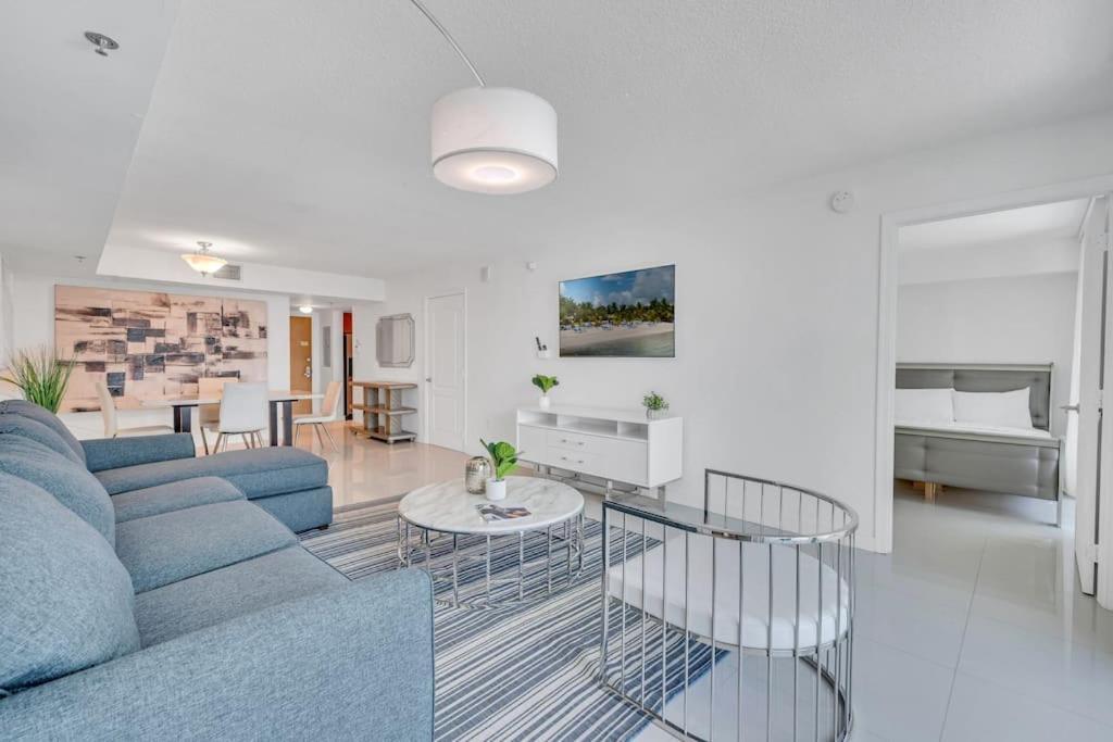 Ferienwohnung Luxurious Private Unit With Parking Miami Exterior foto