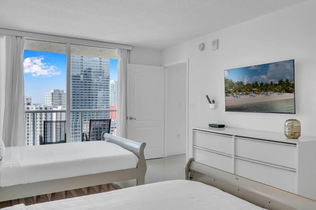 Ferienwohnung Luxurious Private Unit With Parking Miami Exterior foto