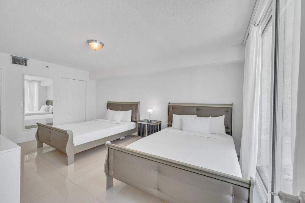 Ferienwohnung Luxurious Private Unit With Parking Miami Exterior foto