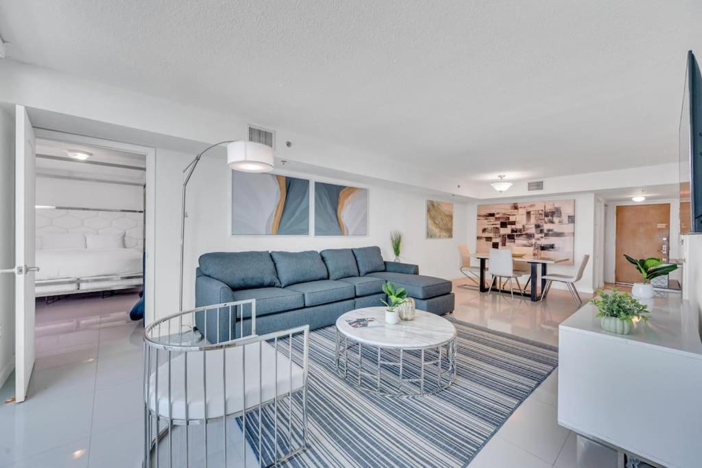 Ferienwohnung Luxurious Private Unit With Parking Miami Exterior foto